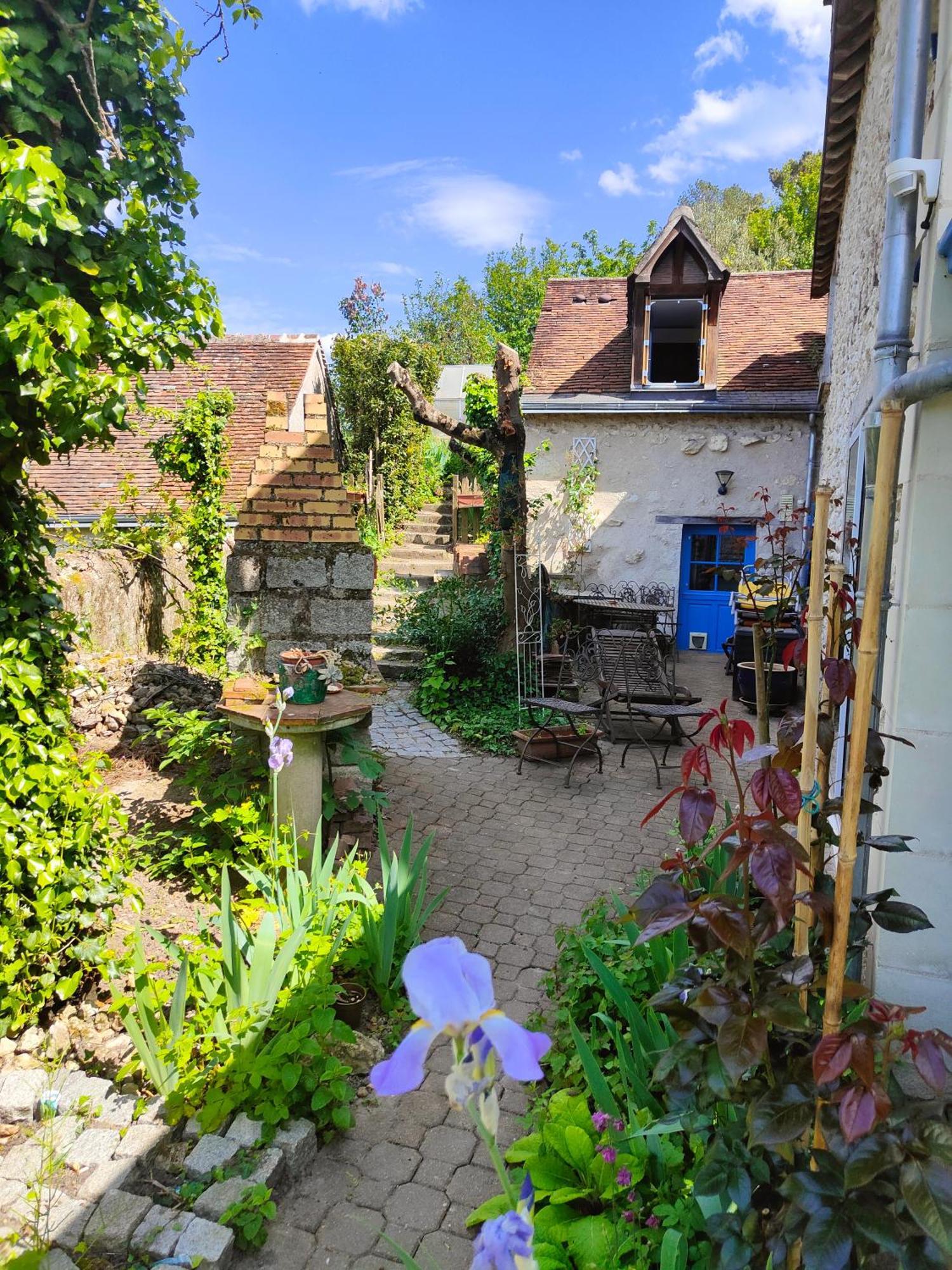فيلا La Maison Bleue De Husseau Ancienne Ferme Semi-Troglodytique 18E Siecle مونتلويس سور لوار المظهر الخارجي الصورة